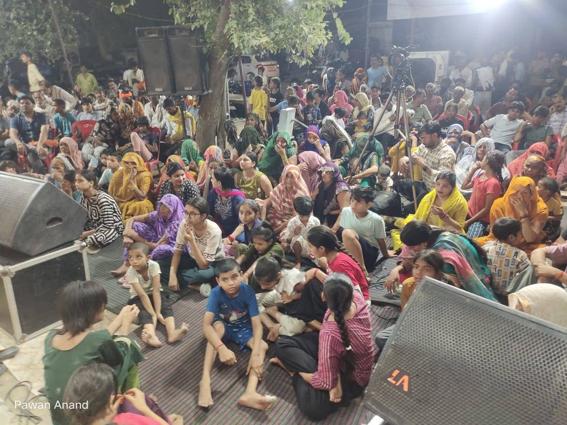खाकी वर्दी पहन के घूमे, उनका नाम पुरंदर है