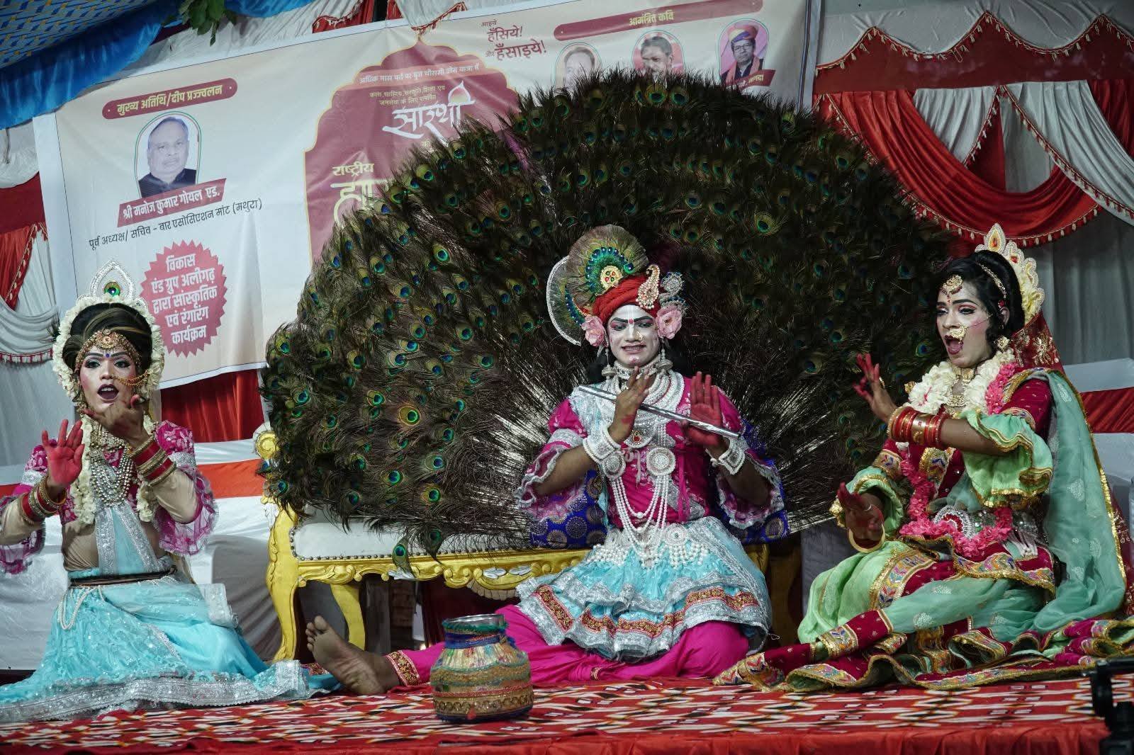 खाकी वर्दी पहन के घूमे, उनका नाम पुरंदर है